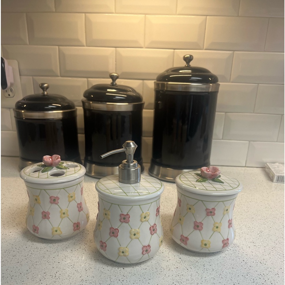 Rare 3 Piece Longaberger Flowered Pottery Vanity Set